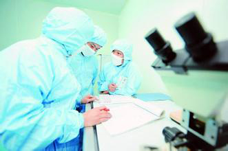 从拜耳备受争议的收购妄想，看全球制药巨头的转型方法