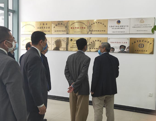 吴清副市长一行听取了九游会老哥俱乐部关于一站式综合研发效劳的手艺实力先容