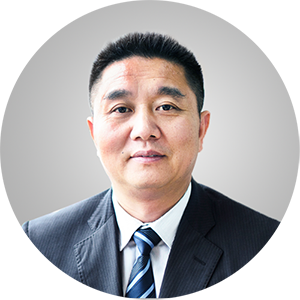 九游会老哥俱乐部董事、董事会秘书 王国林 先生