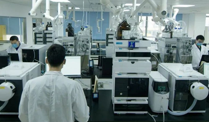 封控不歇工--记一连奋战的九游会老哥俱乐部科研人